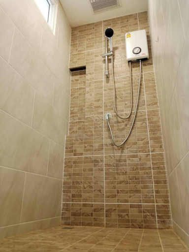 Bathroom 5, Wellness World Chiva 89, Wang Thonglang