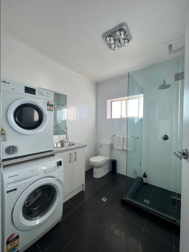 Others 4, TWO BR ENTIRE BEACH APARTMENT 10/22, Adelaide