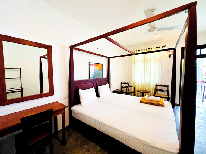 Bedroom 3, The White House Villa, Habaraduwa
