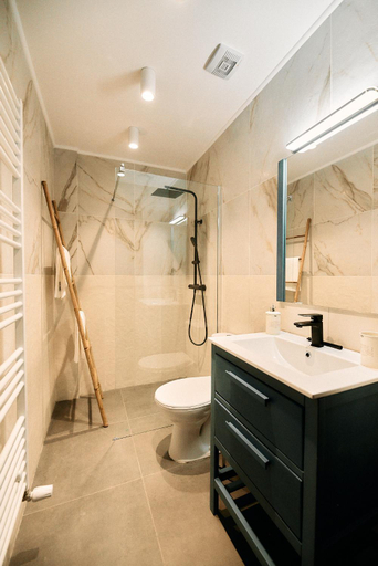Bathroom, Liziera Blaj, Blaj