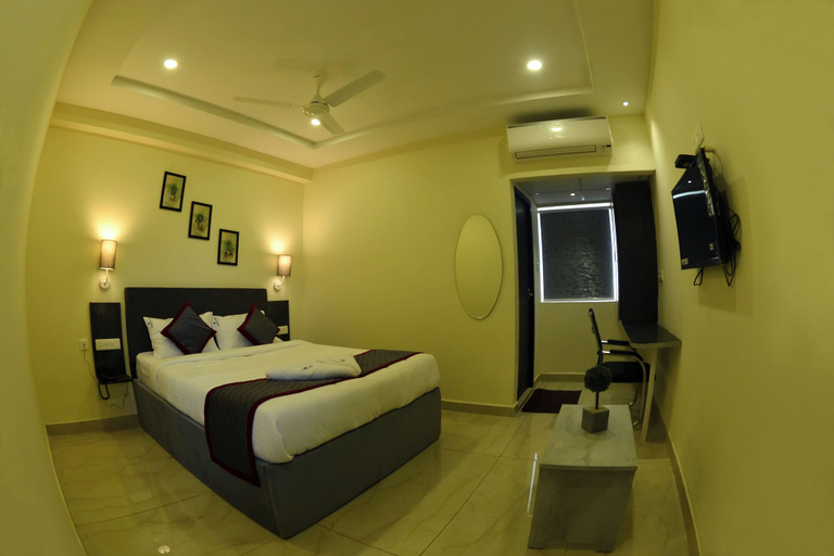 Bedroom 3, Seasons Stay, Krishna