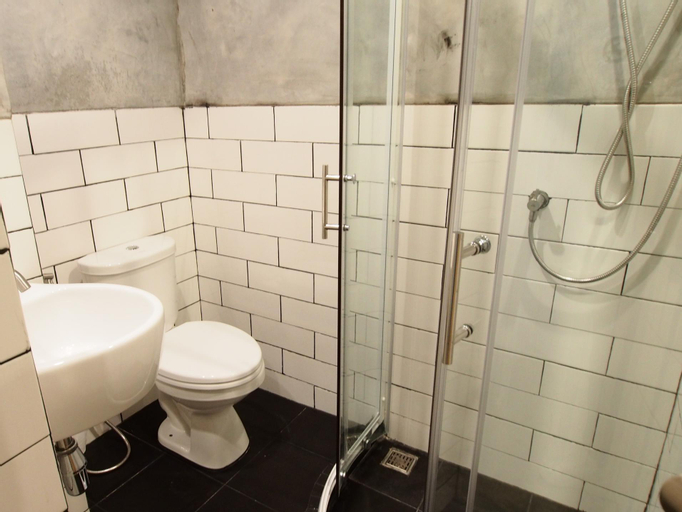 Bathroom 7