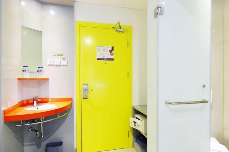 Bathroom 9