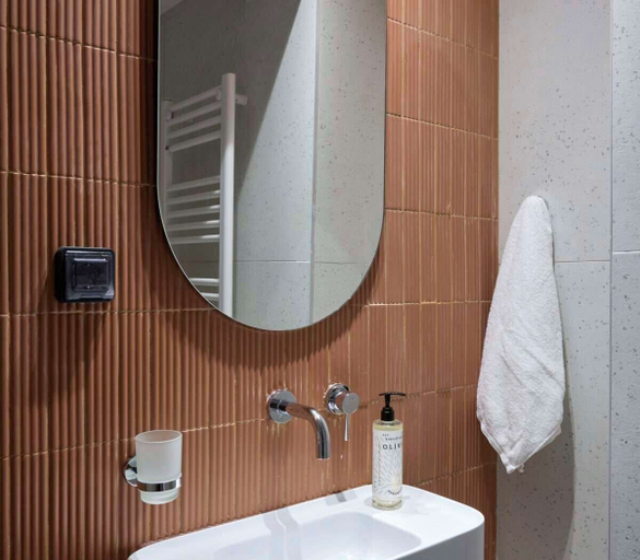 Bathroom 4, Twinn Downtown Piraeus, Attica
