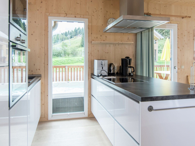 Others 4, Pleasant chalet with sauna, Murau