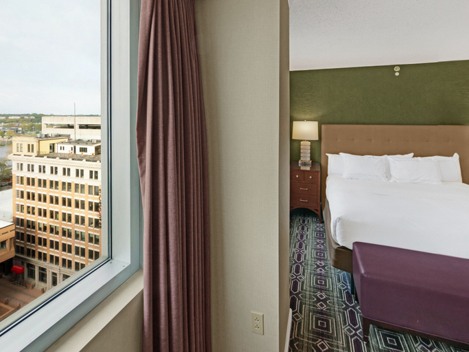 Bedroom 3, Hilton Harrisburg, Dauphin