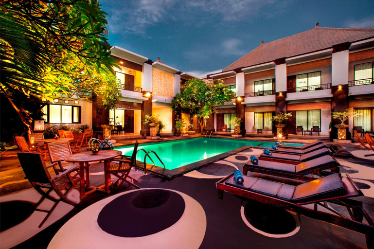 Exterior 5