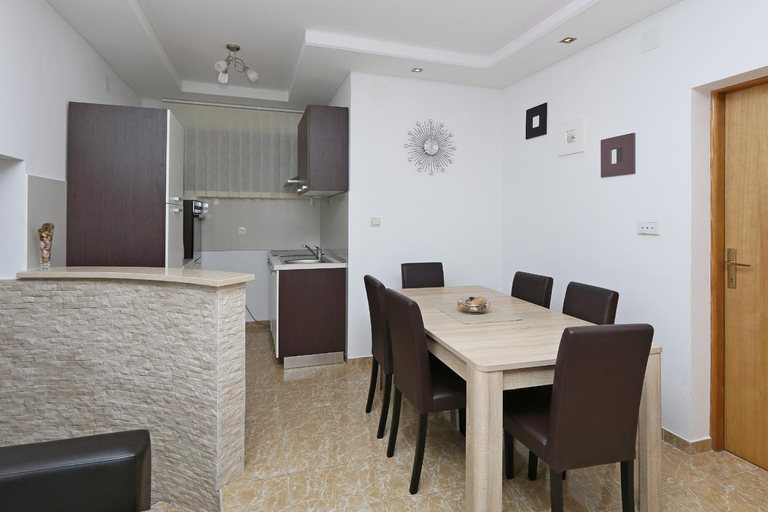 Others 5, Apartments Intiv, Malinska-Dubašnica