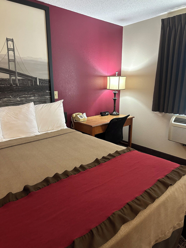 Bedroom 3, Super 8 by Wyndham West Branch, Ogemaw