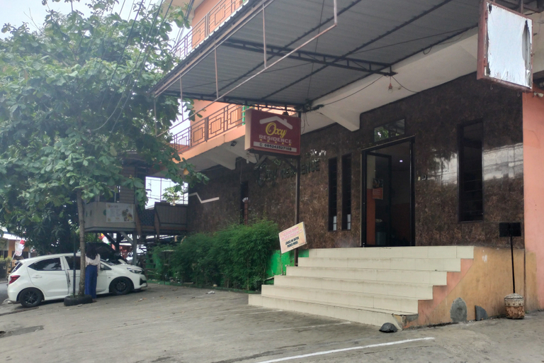 Exterior & Views 2, RedDoorz @ Oxy Residence Manado, Manado