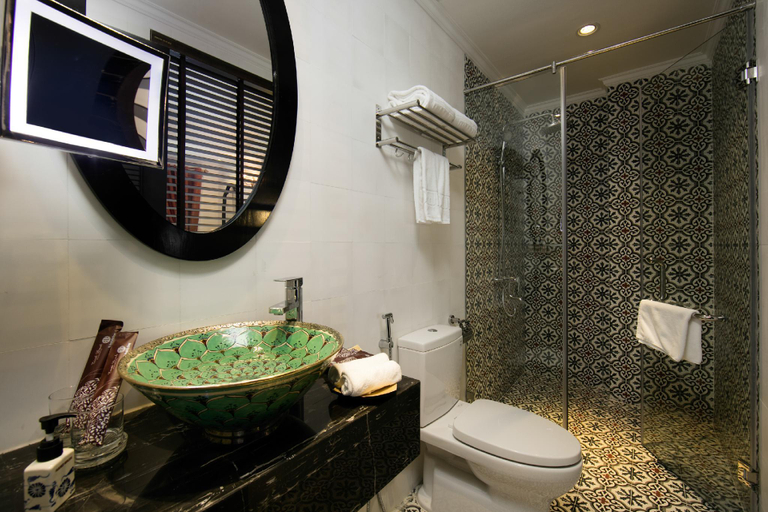 Bathroom 9