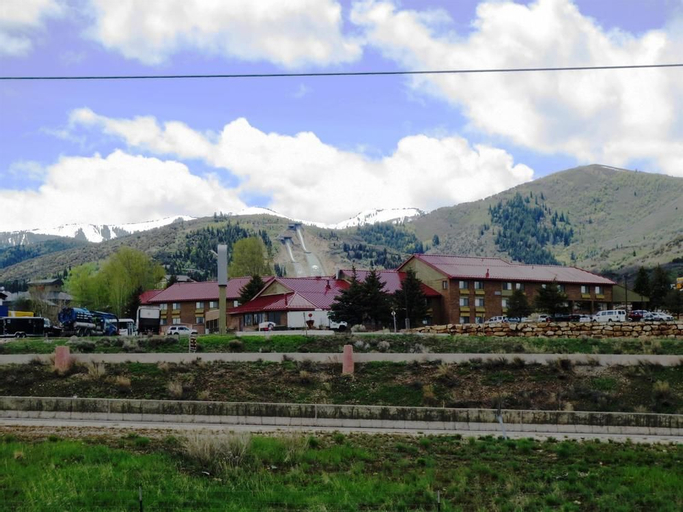 Exterior & Views 5, Best Western Plus Landmark Inn, Summit