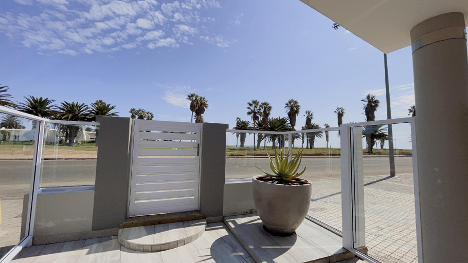 Others 3, Aha! Cheers Guesthouse( 拾间-海), Walvisbay Urban
