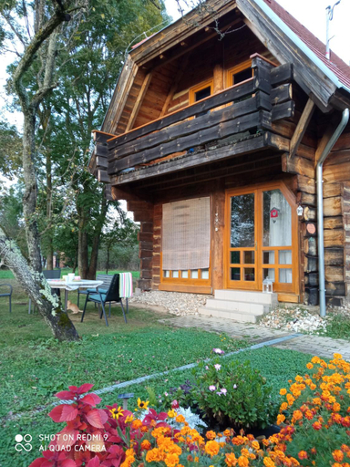 Others 2, Apartman egy Makovecz Imre tervezte hazban, Őriszentpéter