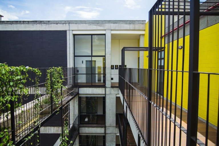 Room 4, w Beautiful Loft With Balcony in Laureles, Medellín