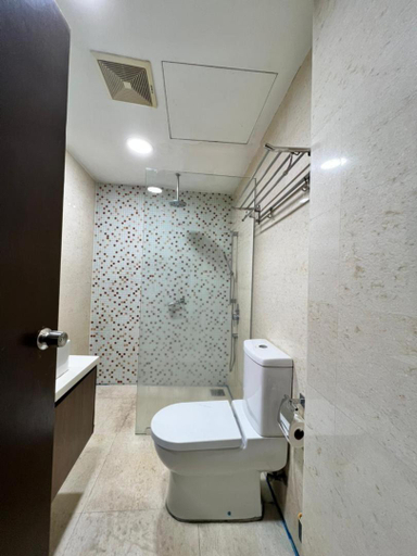 Bathroom 3, Regalia Suites KL Infinity Pool _ by MygeHomes, Kuala Lumpur
