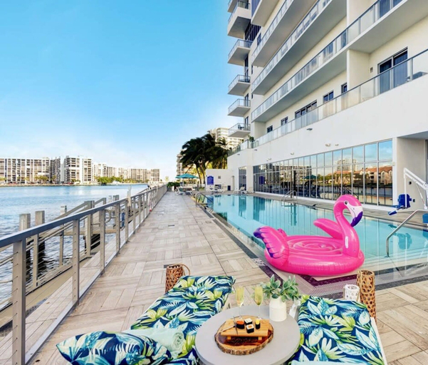 Room 3, Luxury 3 Br Stunning View High Floor Hot Tub, Broward