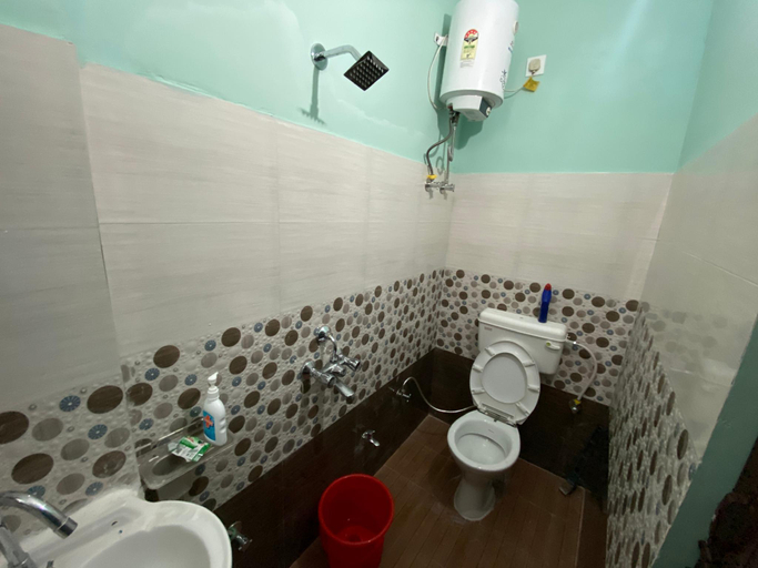 Bathroom 3, HIMDARSHAN HOME STAY, Almora
