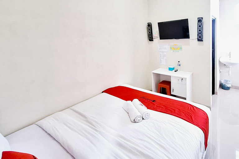 Bedroom 3, RedDoorz near Malang Creative Center, Malang