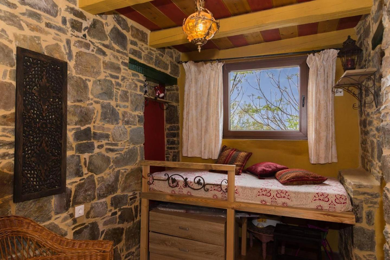 Bedroom 2, The Old Pomegranate House, Crete
