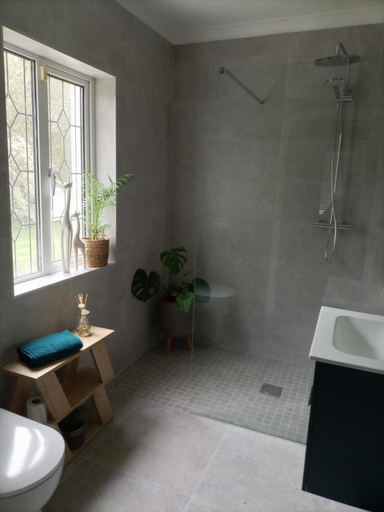 Bathroom, Applelea House