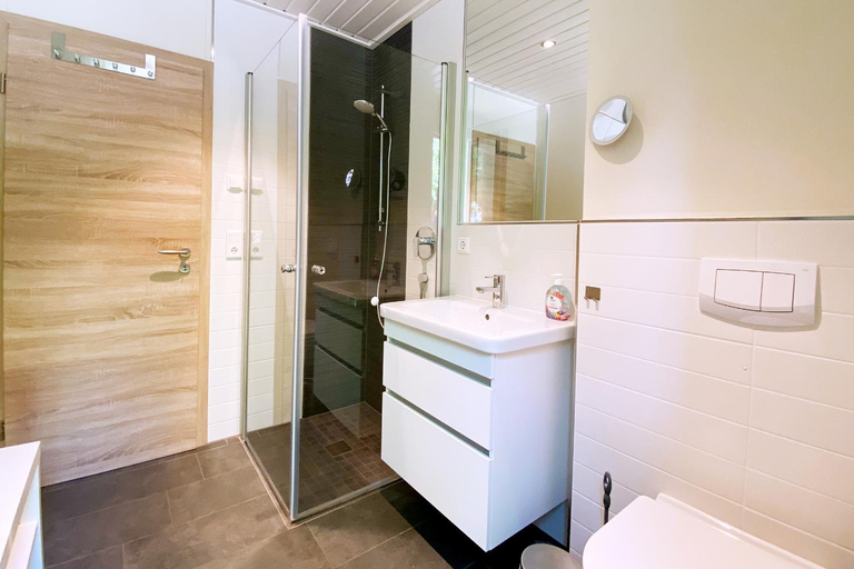 Bathroom, Gronenberger Muhle Haus 16, Ostholstein