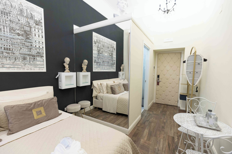 Bedroom 4, Domus Deorum Deluxe, Napoli