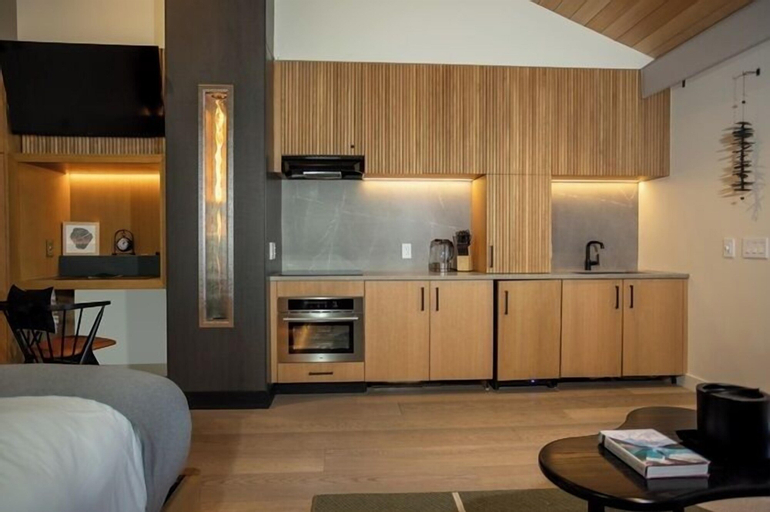 Dining Room 8