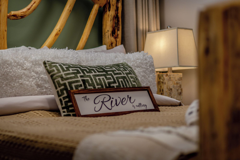 Bedroom, Rayleigh River Retreat - Garden Oasis, Thompson-Nicola