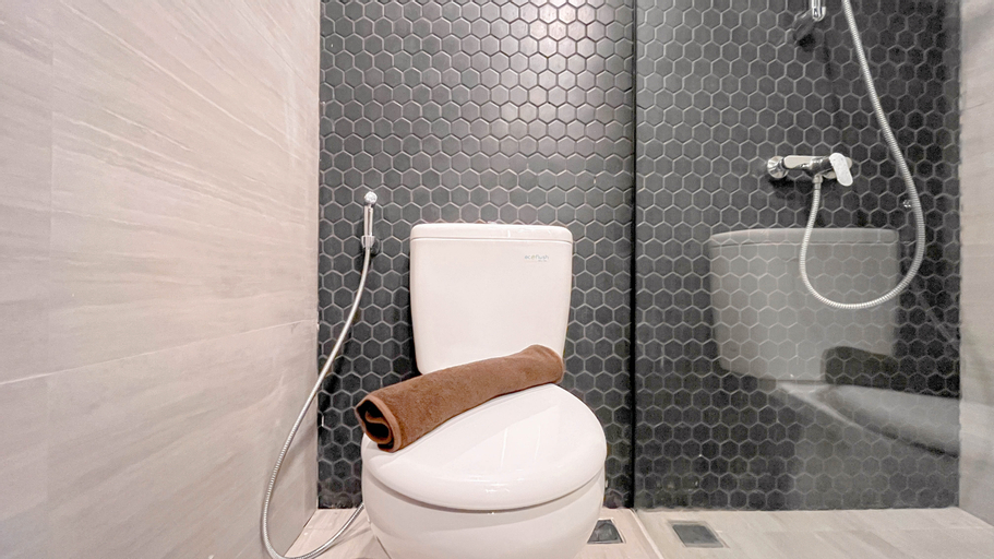 Bathroom 7