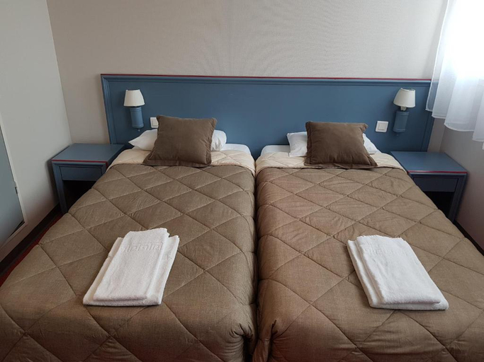Bedroom 2, Hôtel le Grand Terre, Seine-et-Marne