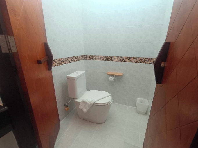 Bathroom 3