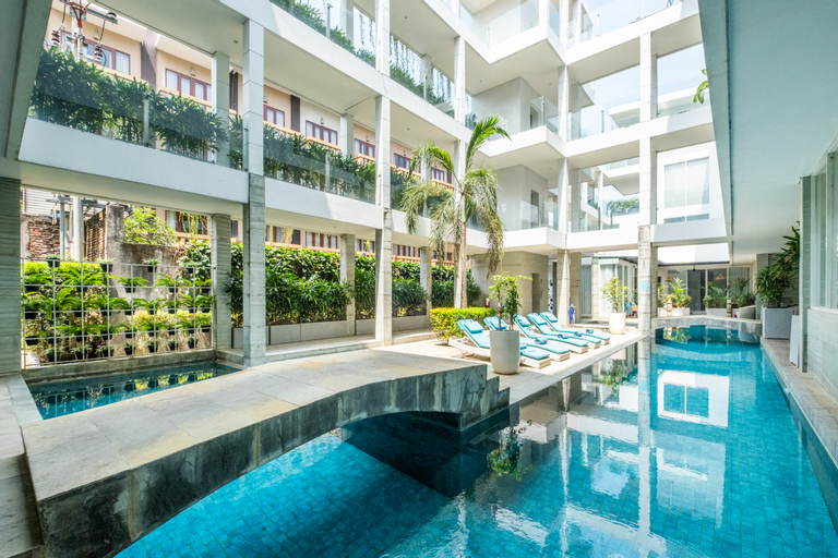 Swimming Pool 18