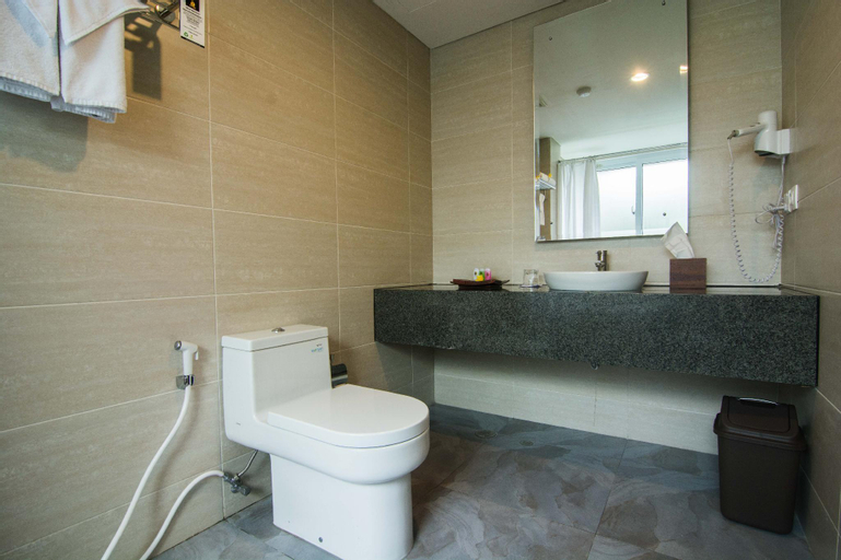 Bathroom 17