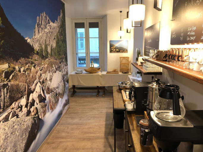 Others 4, Hotel du Nord, Haute-Corse