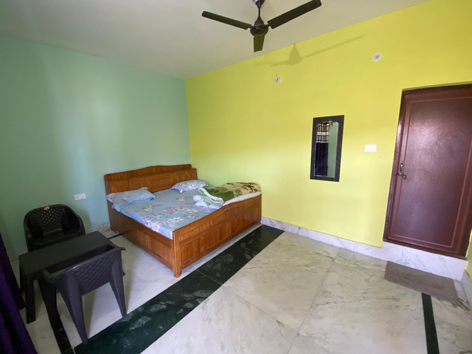 Bedroom 2, HIMDARSHAN HOME STAY, Almora