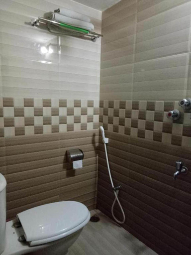 Bedroom 2, Royal Living Hotel & Suites, Chittagong
