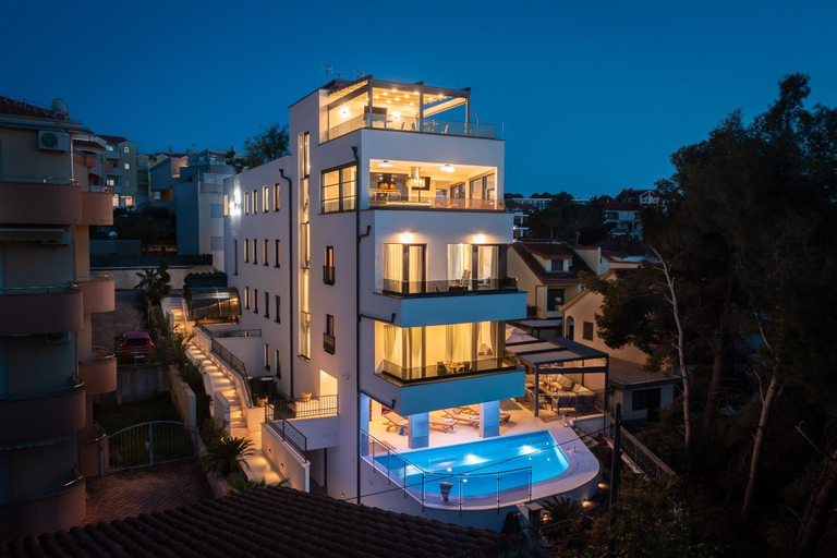 Others 5, Beach Villa Valentina, Okrug