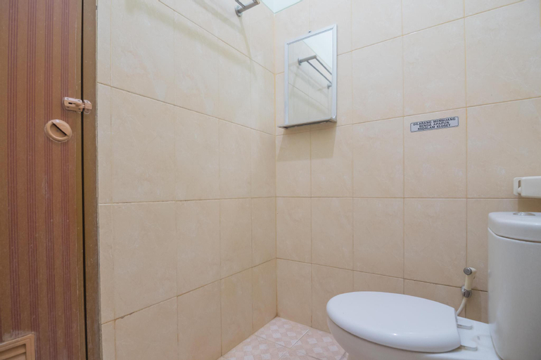Bathroom 8