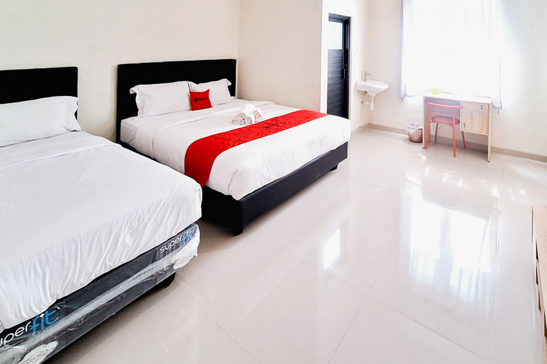 Bedroom 3, RedDoorz near Malang Creative Center, Malang