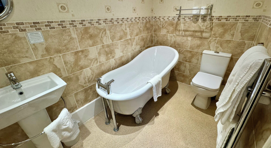 Bathroom 3, Stone trough hotel, Lancashire