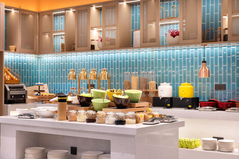Food & Drinks 3, Home2 Suites by Hilton Chengdu High-tech Exhibition Center, Chengdu