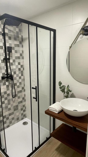 Bathroom 4, A Marisma Hostal, Pontevedra