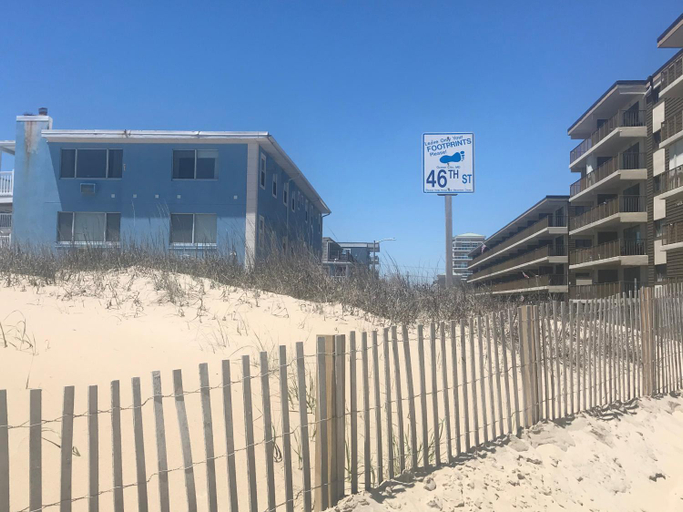 Others 4, Ocean Block Condo 100 Steps From the Beach, Worcester