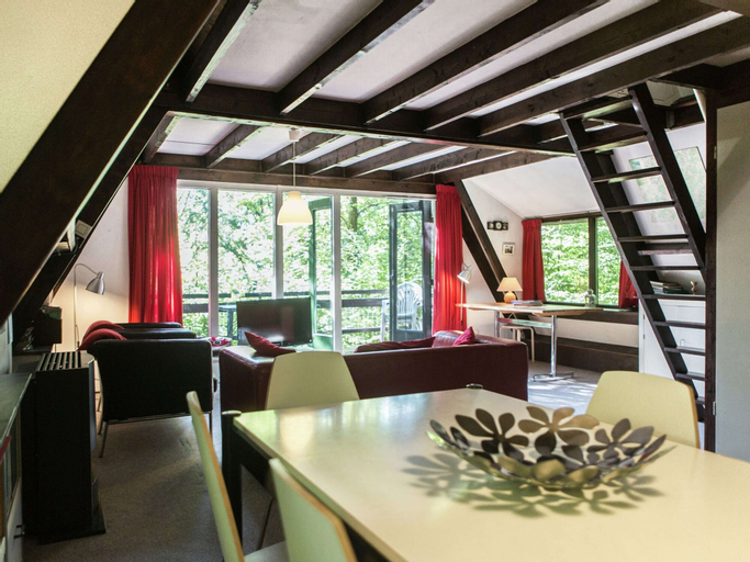 Quaint Chalet in Petithan with Roofed Pool, Luxembourg