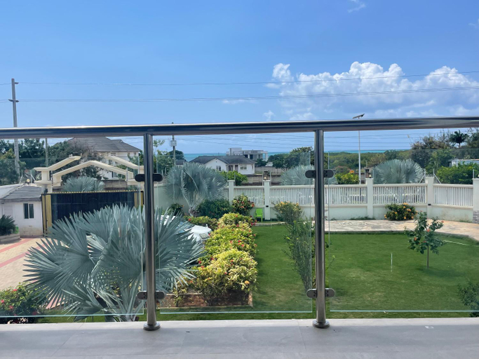 Others 5, Dar Villa, Kinondoni