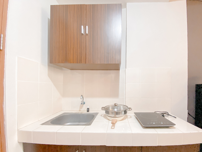 Others 4, The Artisan Abode Studio Room at Pinewood Apartment By Travelio, Sumedang