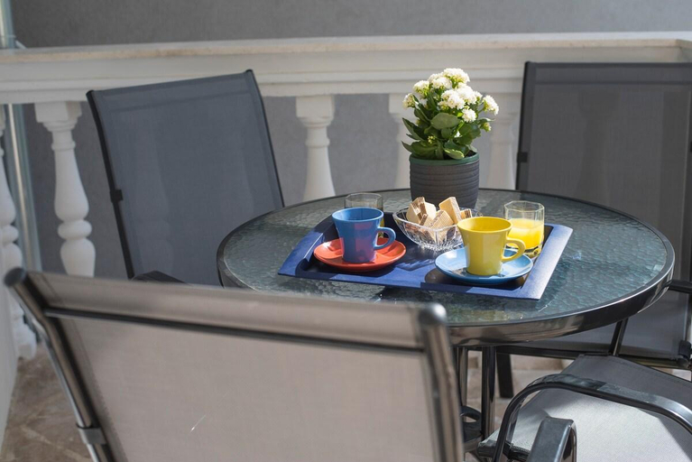 Others 3, Private 2 BR Loft HOUSE w/ Terrace&Private Parking, Split