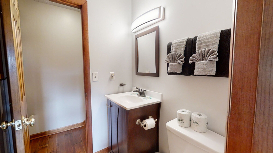 Bathroom, The Rose, Sevier