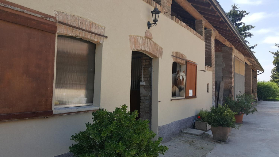 Others 4, AGRITURISMO LE ZORLESCHE, Cremona